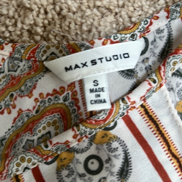 Max studio small loose fit asymmetrical printed top. - Picture 5 of 8